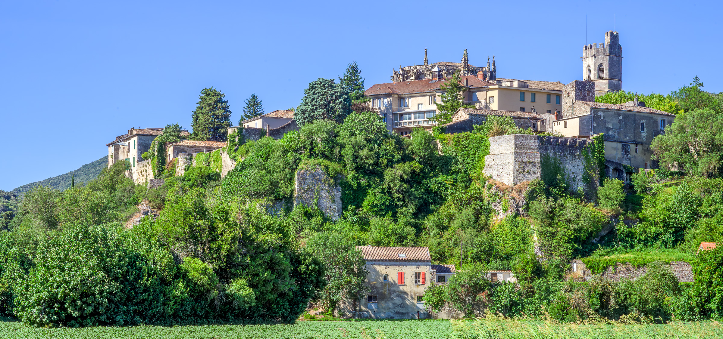 Approaching Viviers